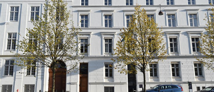 Ambassaden fasad Julia Grönholm