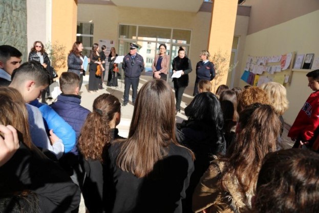 Aktiviteti kundër dhunës në familje me të rinjtë e shkollave të mesme të Tiranës