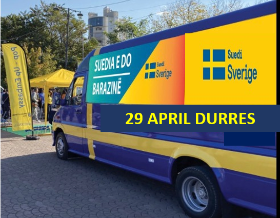 Foto of the bus with posters