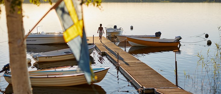 Evening by the lake