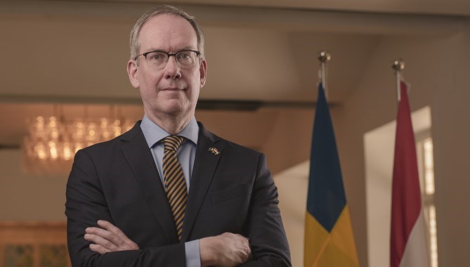 Portrait of Ambassador Håkan Emsgård