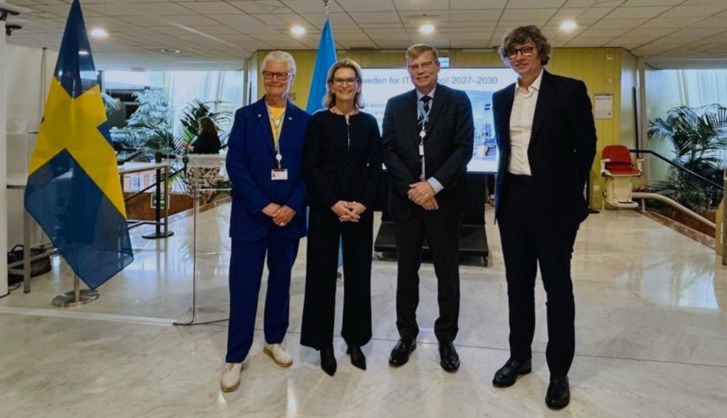 Sveriges delegation och ITU:s ledning Foto: Representationen