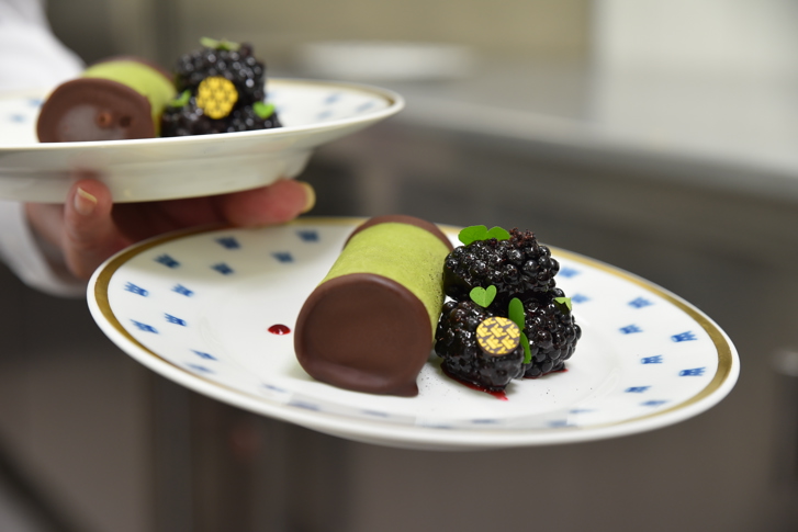 Un gâteau que les Suédois adorent, surnommé « Dammsugare », c’est-à-dire aspirateur, à cause de sa forme qui rappelle les aspirateurs des années 1920.