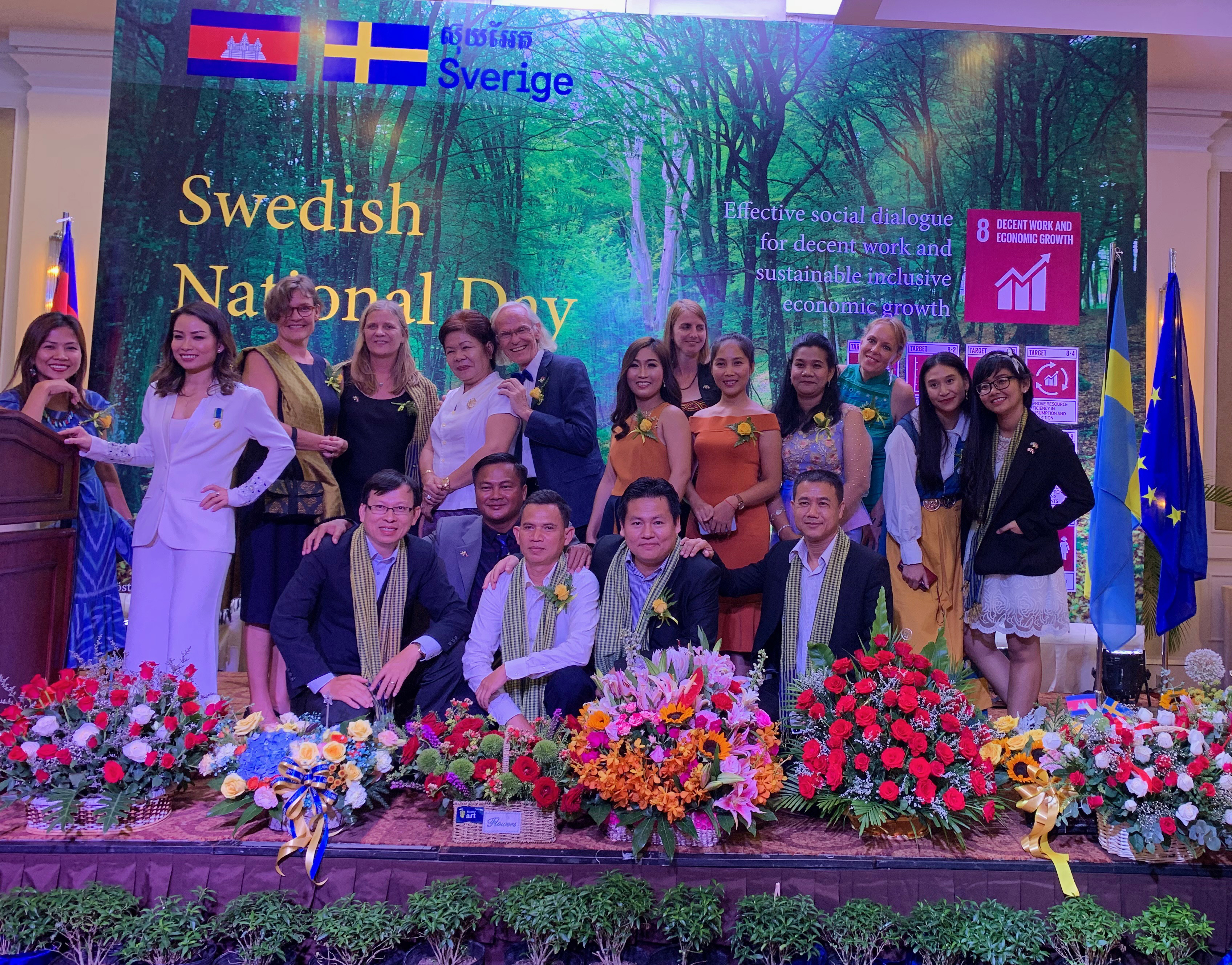 Group photo of Swedish Embassy in Phnom Penh on the National Day.