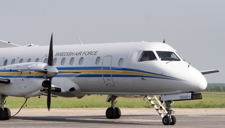 OSCE, A Saab-340B aircraft on the tarmac during a joint US-Swedish training flight over Slovakia, 28 May 2008, under the Open Skies Treaty.