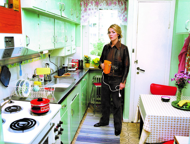 Music for one apartment and six drummers (photo: Nils Bergendal)