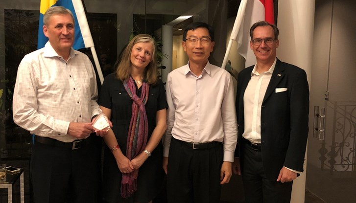 Peter Bager together with Birgitta Bager, Mr Tan Peng Yam and Ambassador Håkan Jevrell