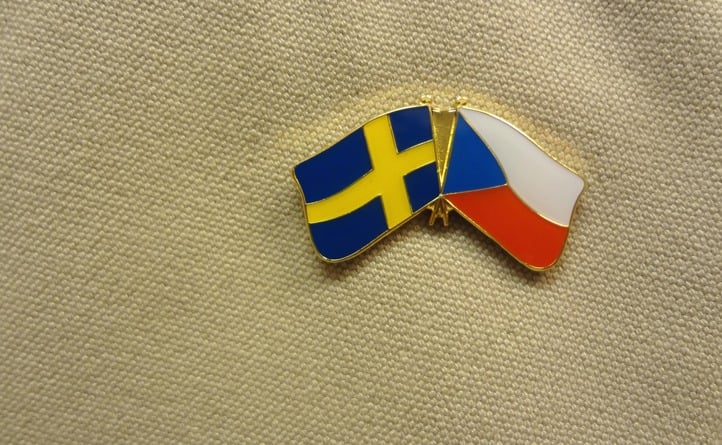 Svensk och tjeckisk flagga