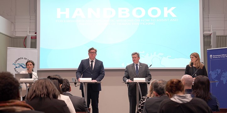 Minister for Justice Gunnar Strömmer presenting the handbook